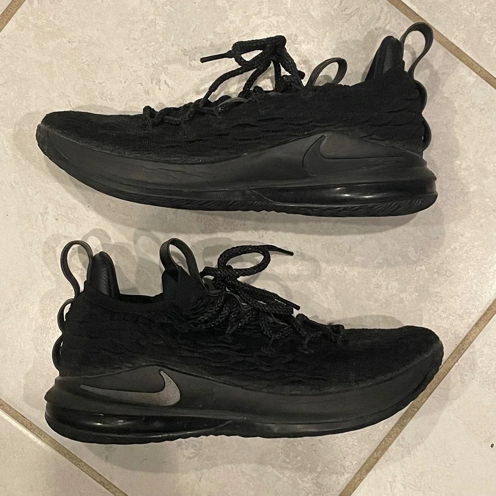 Nike LeBron 15 Low Triple Black Basketball Shoes AO1755-004 Men's Size 8.5